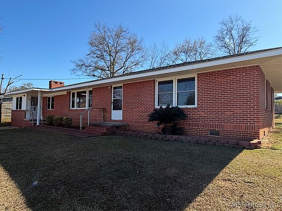 3rd image of 103 Andrews St