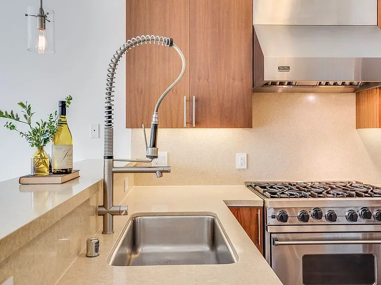818 Van Ness Ave #804 — Photo 14