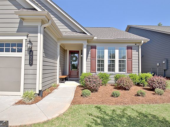 2nd image of 525 Hazelnut Dr
