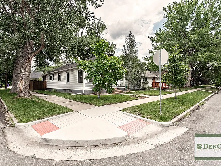 1402 S York St — Photo 3