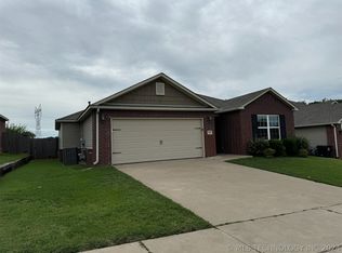 5818 E 148th St S, Bixby, OK 74008