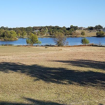 4th image of 3315 Crystal Lake Dr