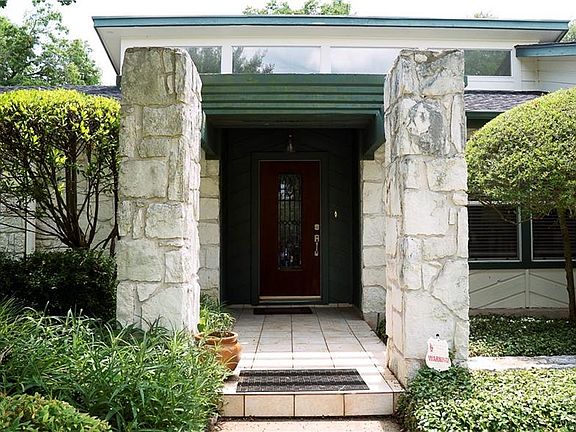 3rd image of 3103 Mistywood Cir