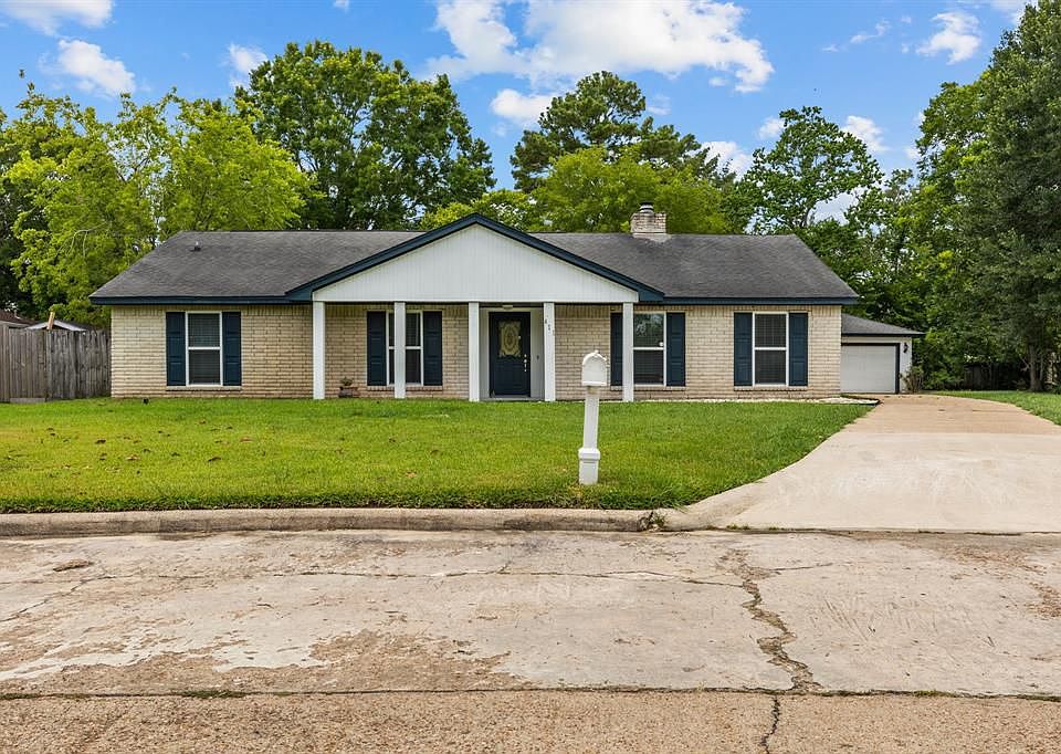 1st image of 411 Cottonwood Dr