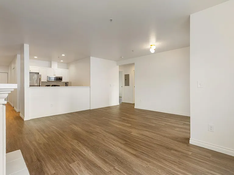 Remi Apartments — Photo 59