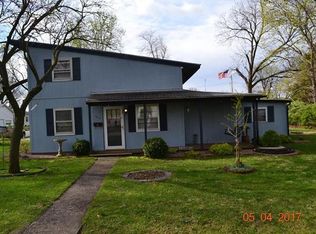 1910 Fairfax St, Carlyle, IL