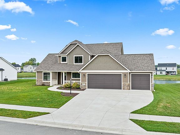 3rd image of 2112 Custer Dr