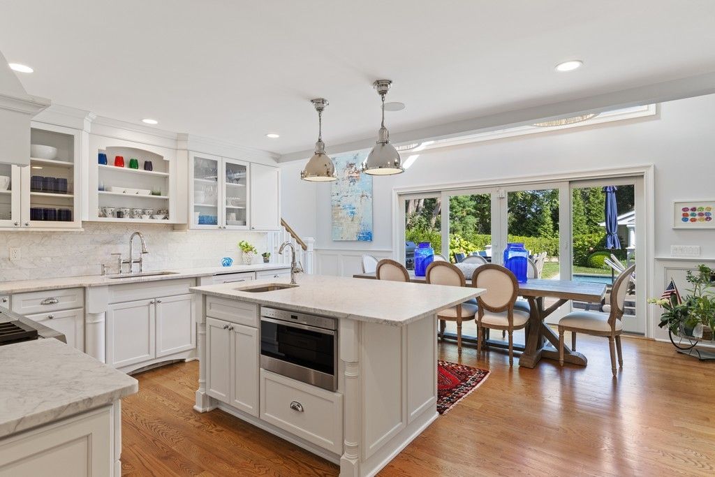  Open Kitchen to Dining