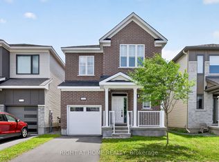 316 Crossway Ter, Ottawa, ON K2S3A8