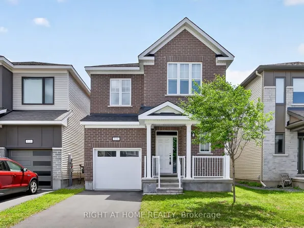316 Crossway Ter, Ottawa, ON K2S 3A8