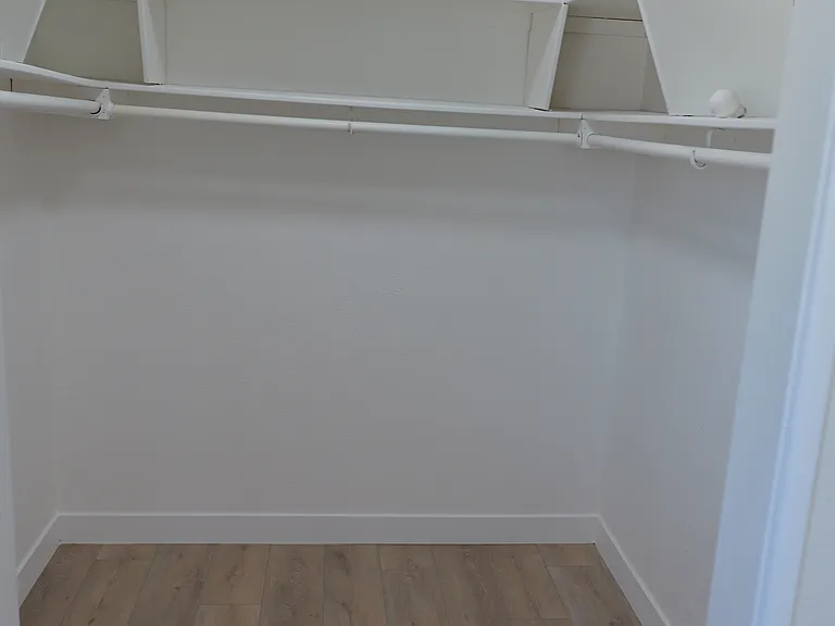 20997 Pine Ridge Ave #1 — Photo 12