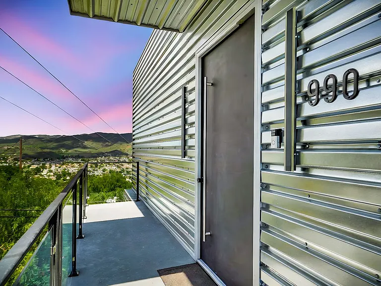 990 Alta Vista Rd — Photo 3