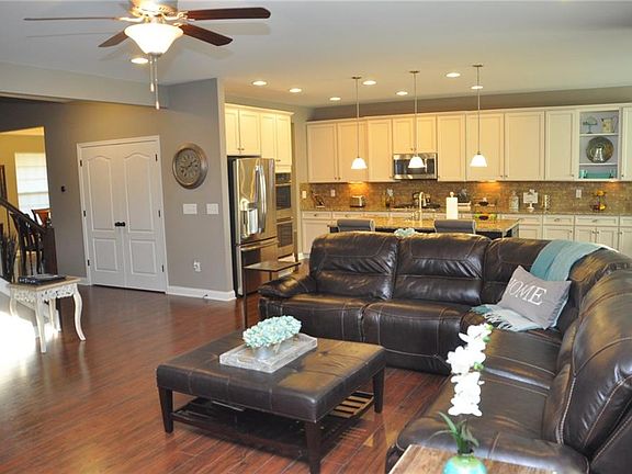 5th image of 1155 Scarlet Oak Dr