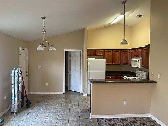 3rd image of 7455 Harvest Village Ct