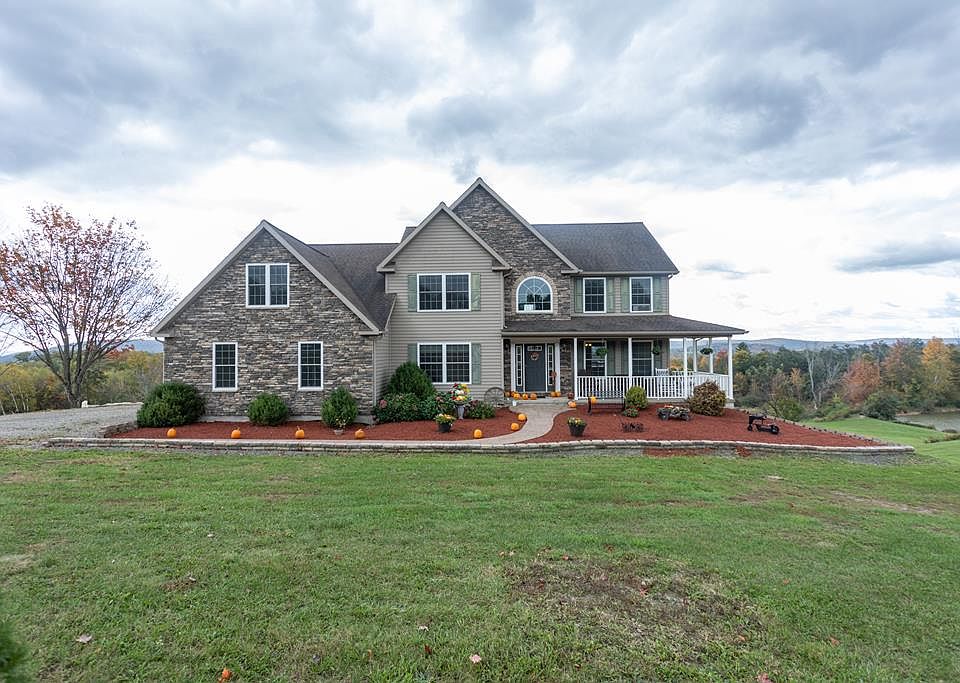 1st image of 204 Scenic View Dr