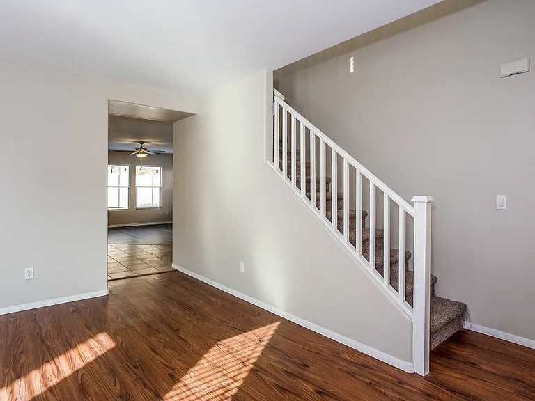 10952 W Elm St — Photo 2