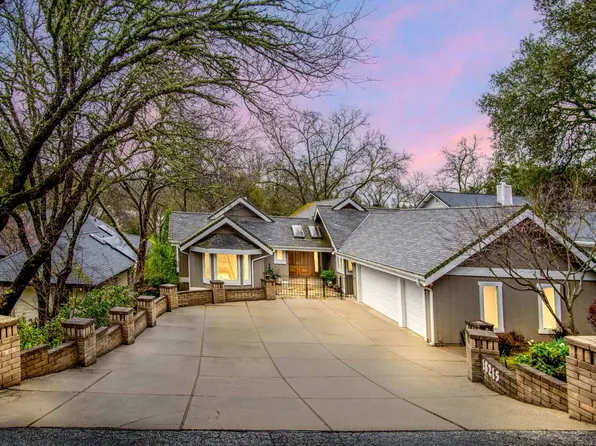 18215 Jayhawk Dr, Penn Valley, CA 95946