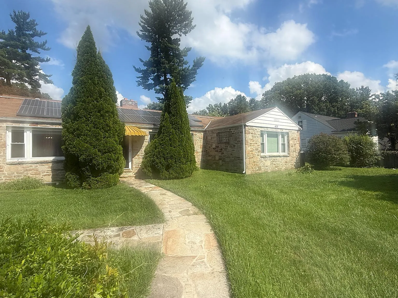 5 bed, 2168 sqft, $3,000 — Photo 2