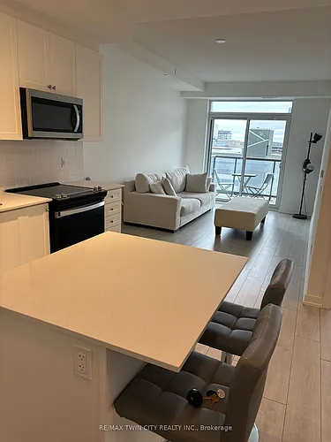 55 Duke St W Photo 1