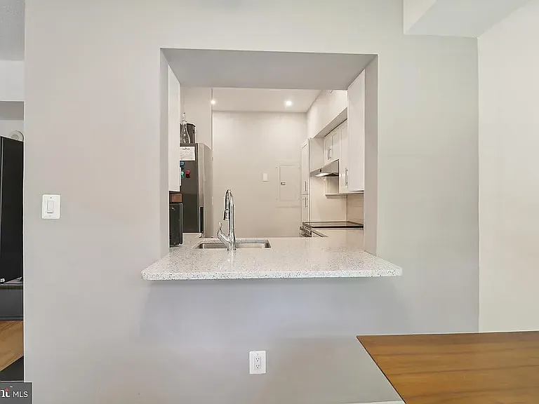 1 bed, 832 sqft, $4,000 — Photo 4