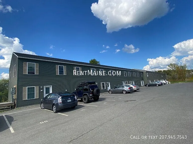70 Basketball Ct — Photo 13