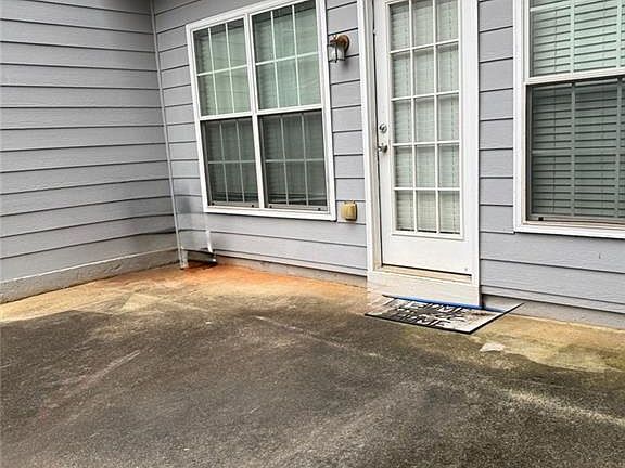 4th image of 2502 Walden Lake Dr