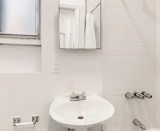 5th image of 194 Bleecker St #3SC