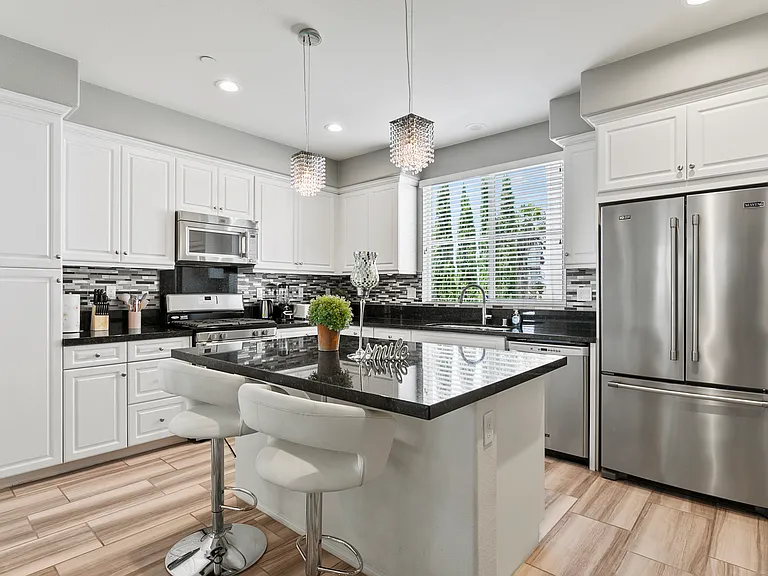 6397 Peacock Ct — Photo 3