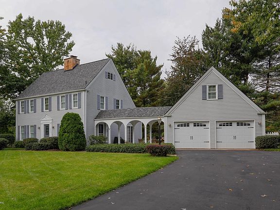 7662 Hunters Ridge Dr-102