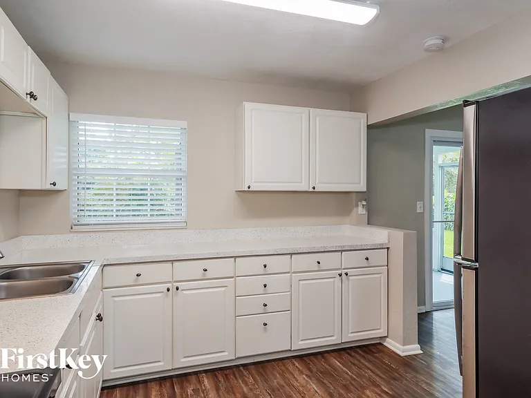 3044 Yanlee Ln — Photo 7