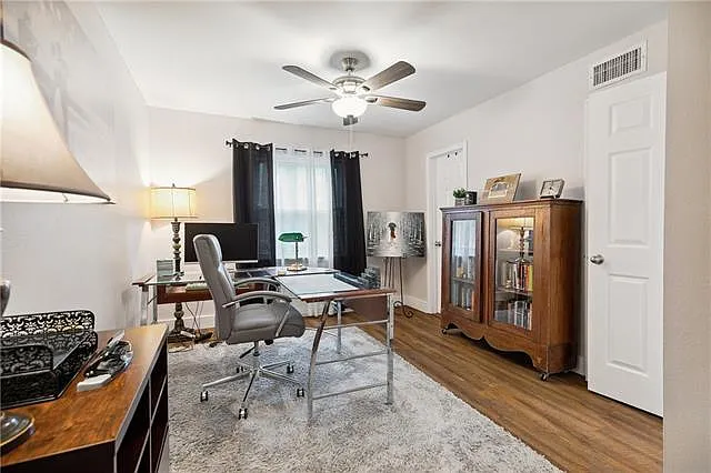 18285 Cusachs Dr — Photo 11