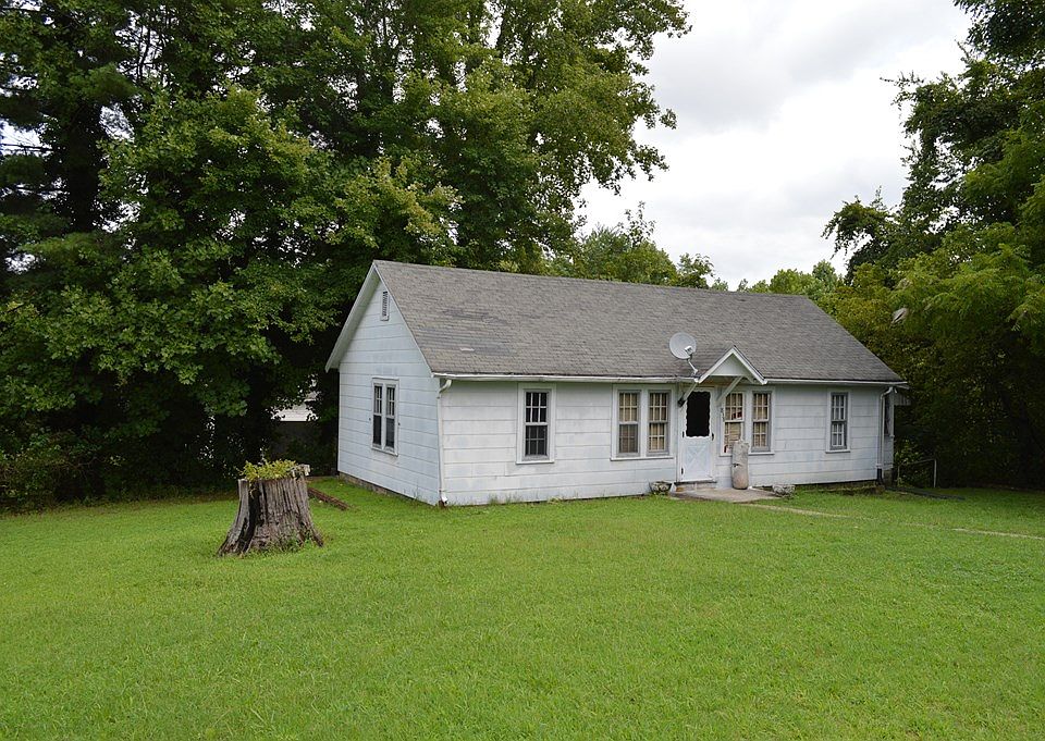 2nd image of 838 Stokesland Avenue Ext