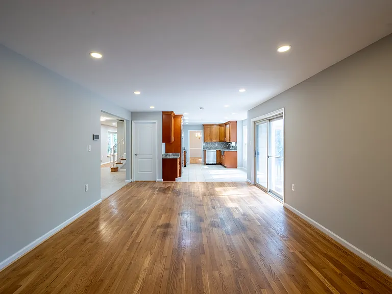 8808 Liberty Ln — Photo 9