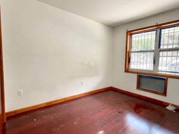5032 97th St APT 1