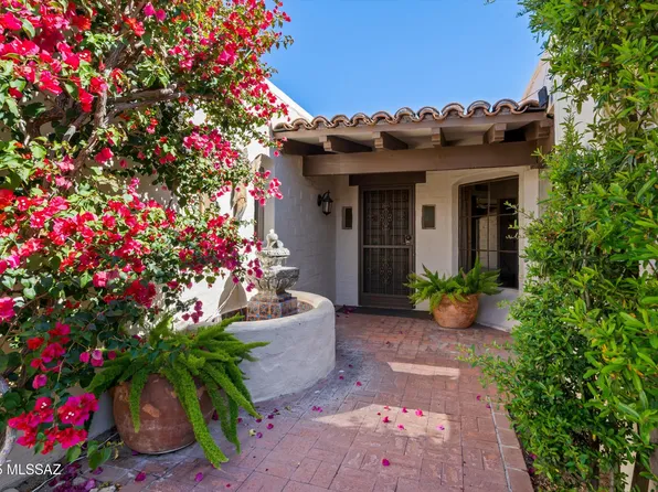 2600 E Skyline Dr, Tucson, AZ 85718