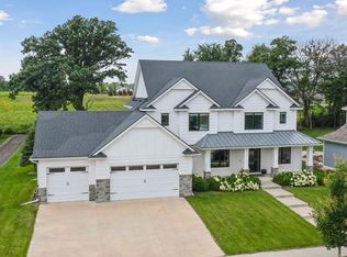5195 Scenic View Dr SW, Rochester, MN 55902