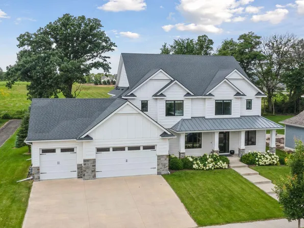 5195 Scenic View Dr SW, Rochester, MN 55902