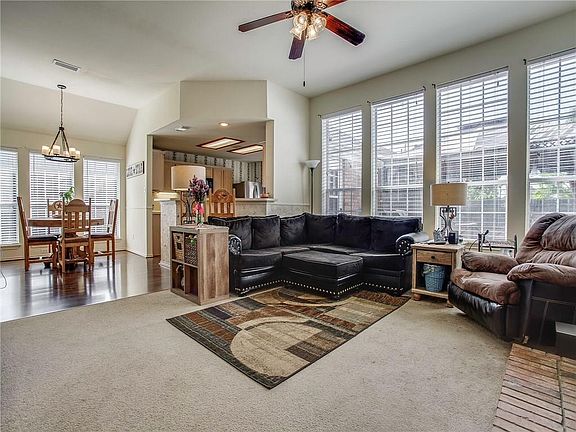 5th image of 7309 Beverly Dr