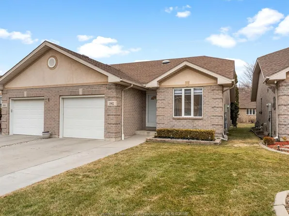 1942 Castleton Ave, Windsor, ON N8P 1P6