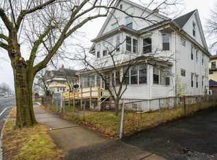 558 Dickinson St, Springfield, MA 01108