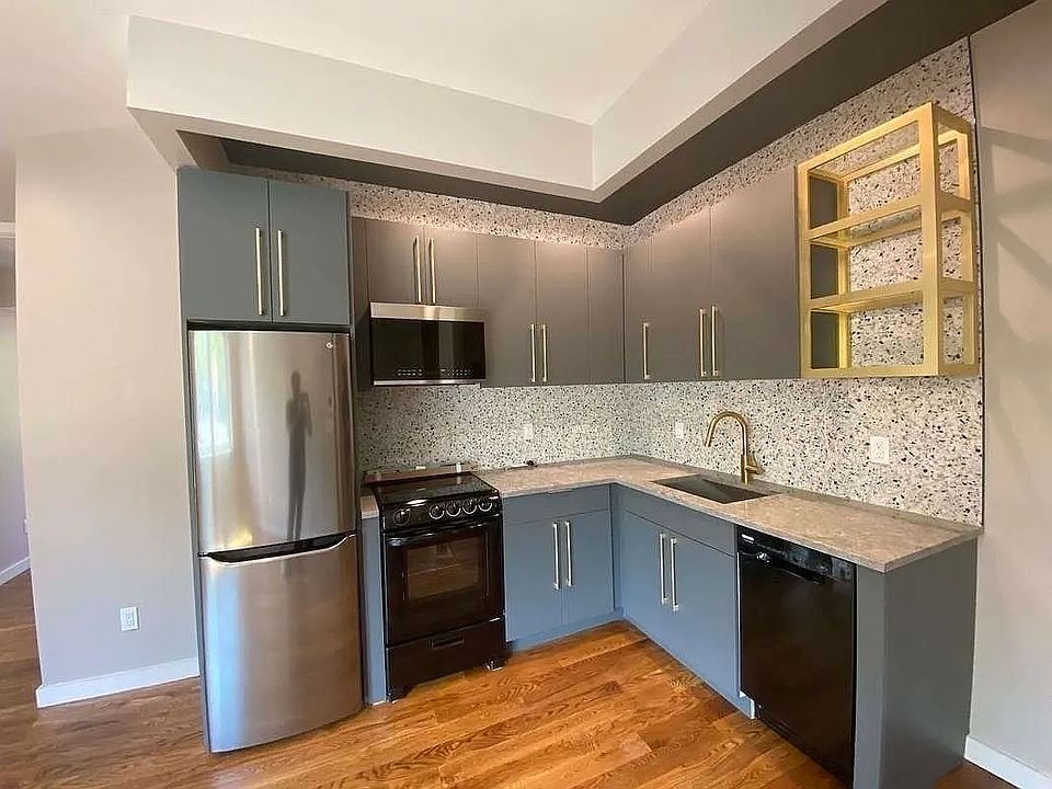 1st image of 19 Garden St #4A