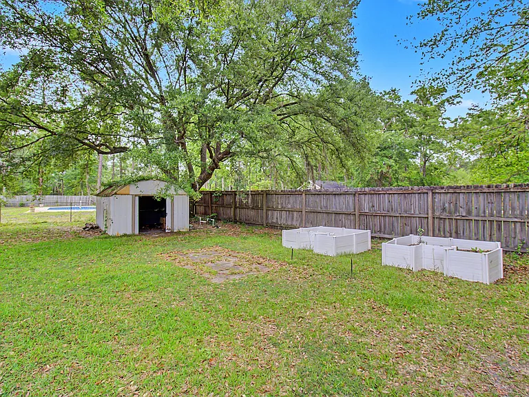 21 Pinewood Ln — Photo 25