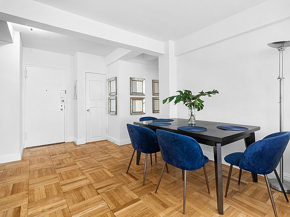 4th image of 150 E 56th St APT 11E