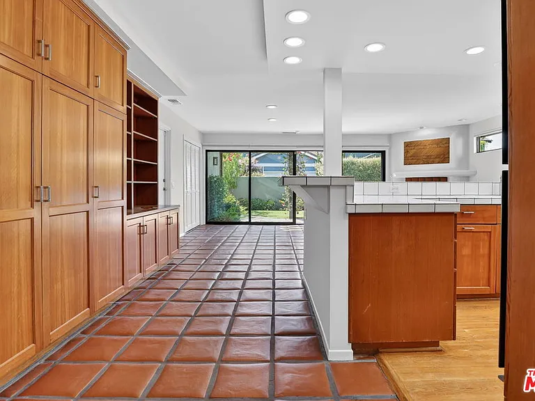 1331 Avenida De Cortez — Photo 13