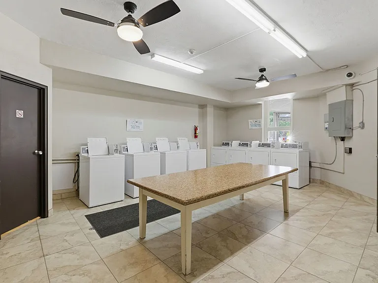 8325 Riverside Dr E — Photo 26