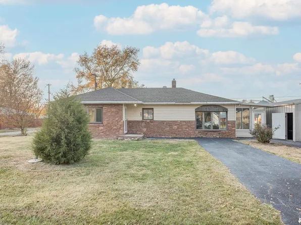 508 S 4th St, Irvington, IL 62848