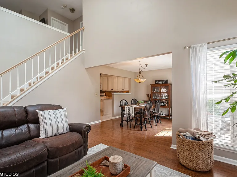 707 Clover Hill Ct — Photo 4