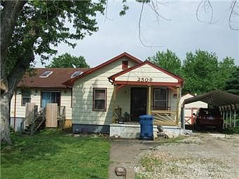 2nd image of 2509 S Overton Ave