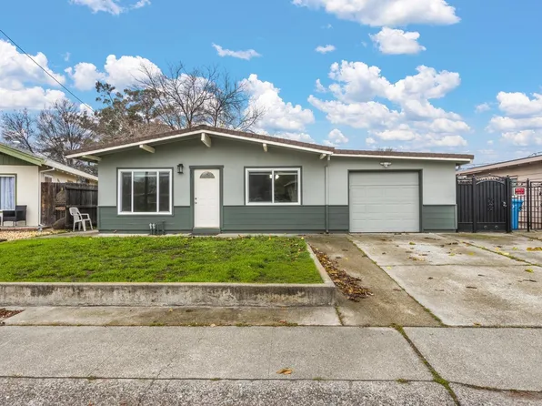 221 Circle Dr, Vacaville, CA 95688