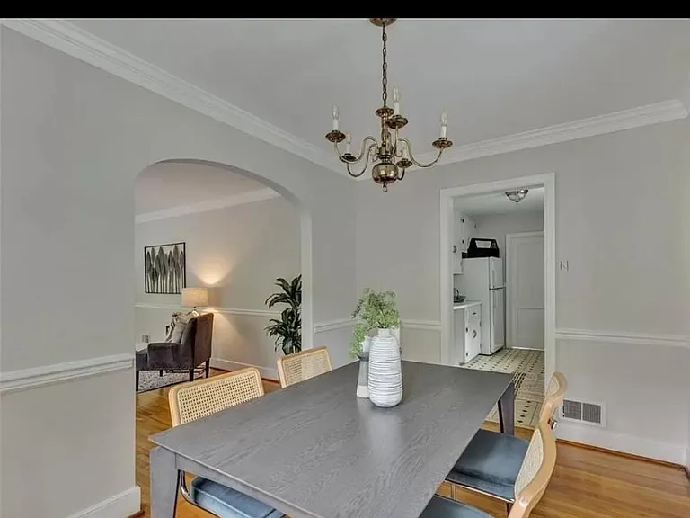 5013 W Franklin St — Photo 10